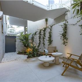 Selection of 5 bedroom seafront villas with pool on Ciovo near Trogir, sleeps 10